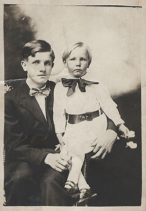 Irving and Henry in 1909 Photo